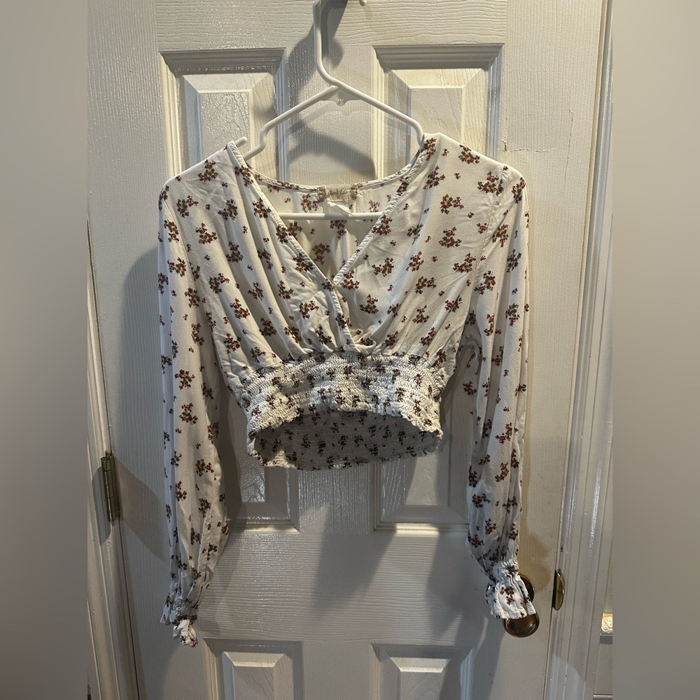 Altar’d State Cropped Long Sleeve Floral Wrap Top Smocked Medium